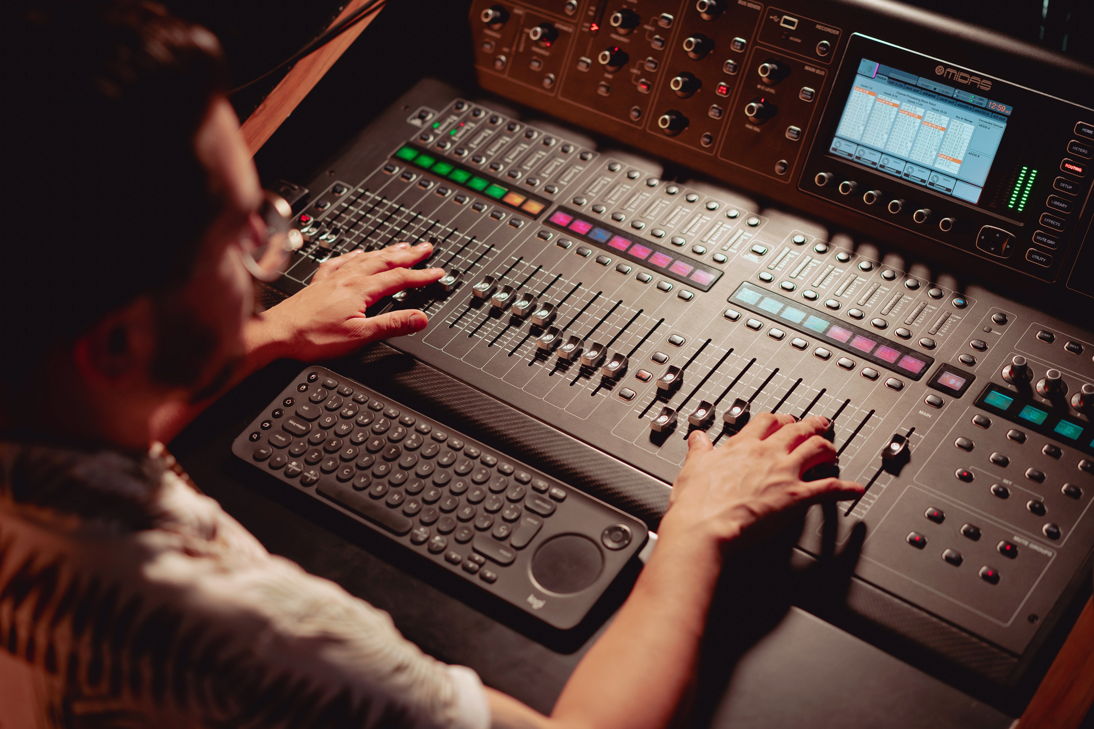 Live mixing console for live and portable sound