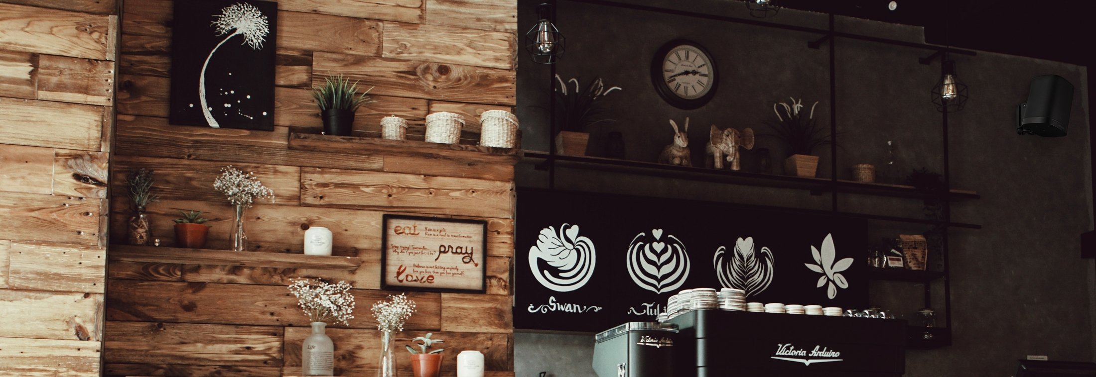 Sonos One in coffee shop